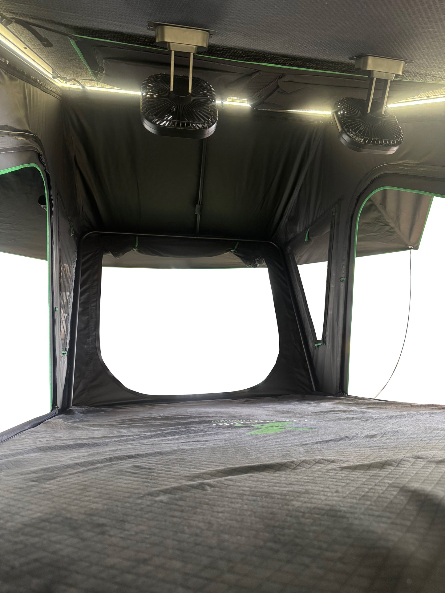 Commando Xtreme Rooftop Tent Internal Rear Image