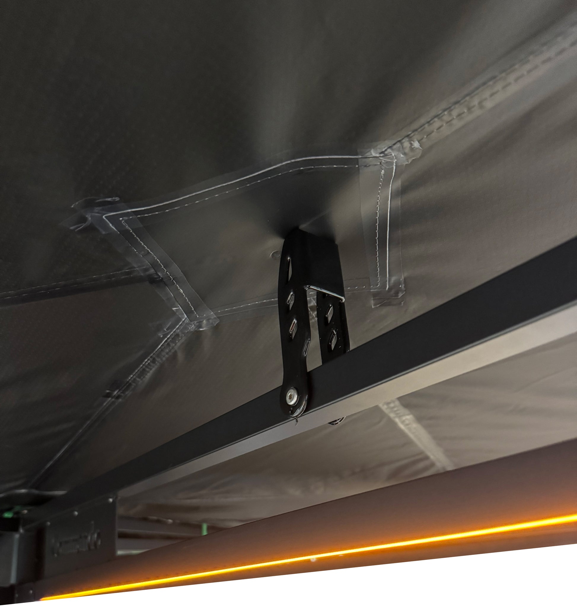 Commando Freestanding Awning Rain Pole Image