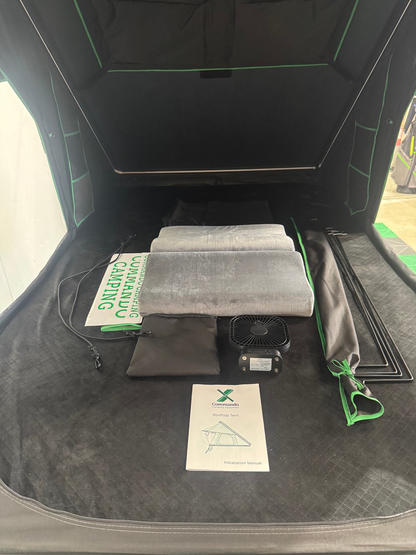 Commando Xplorer Deluxe Rooftop Tent Accessories Image